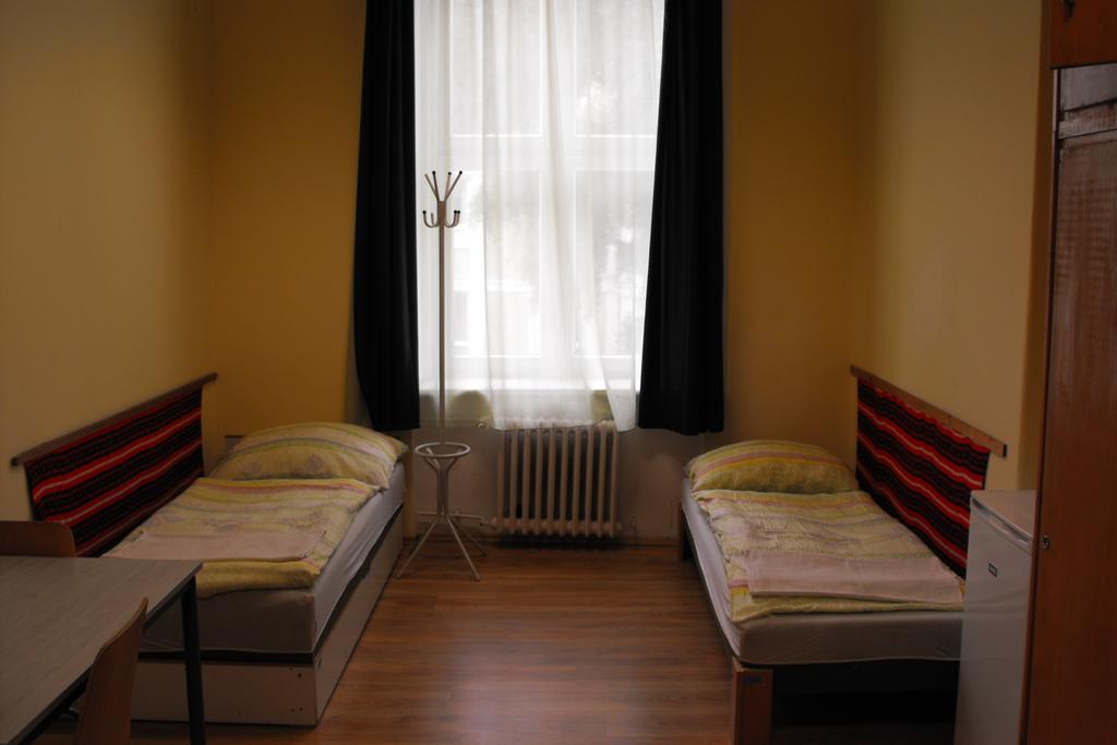 Mogyorodi Hostel Budapest Room photo